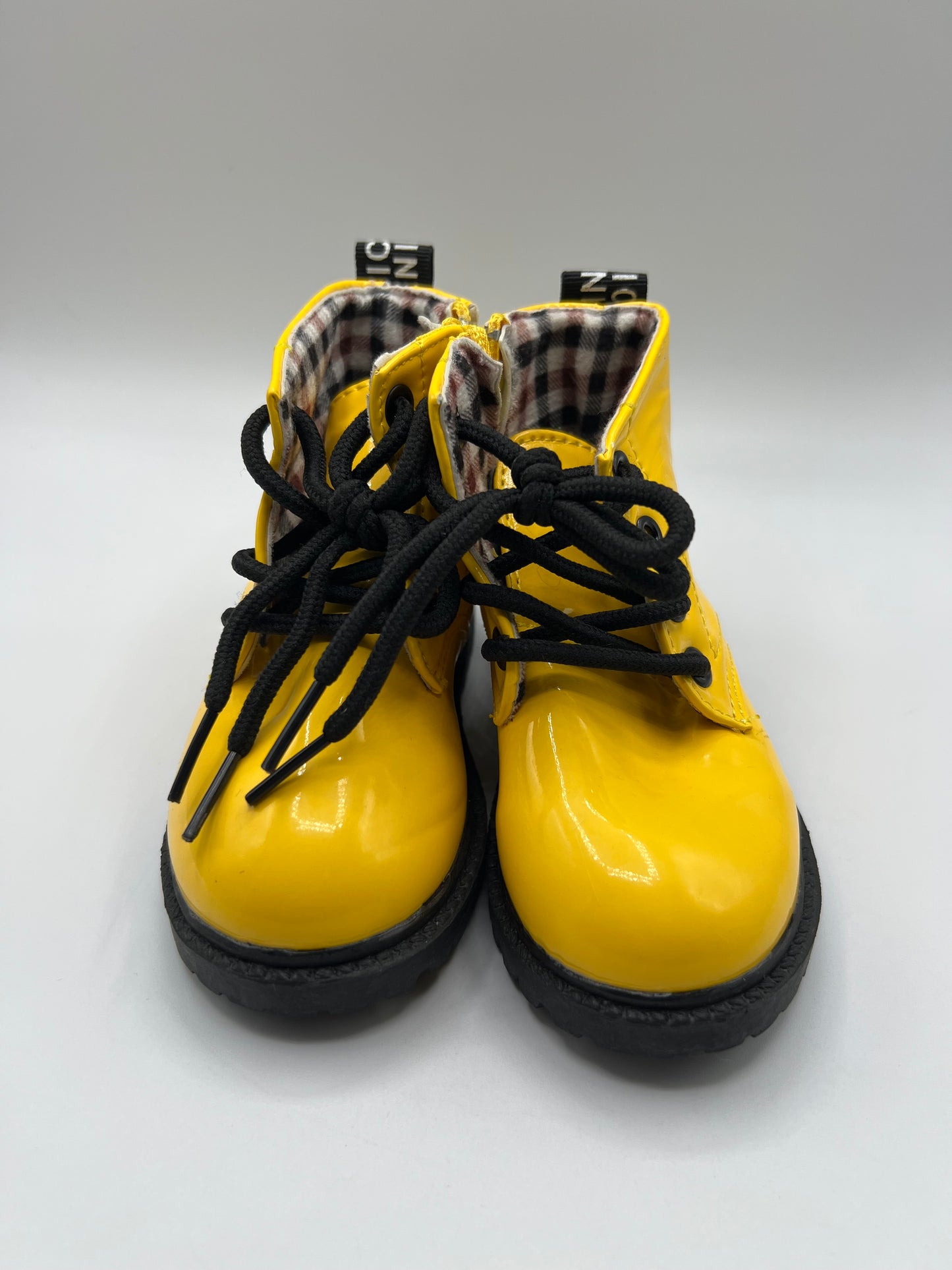 Childrens' boots